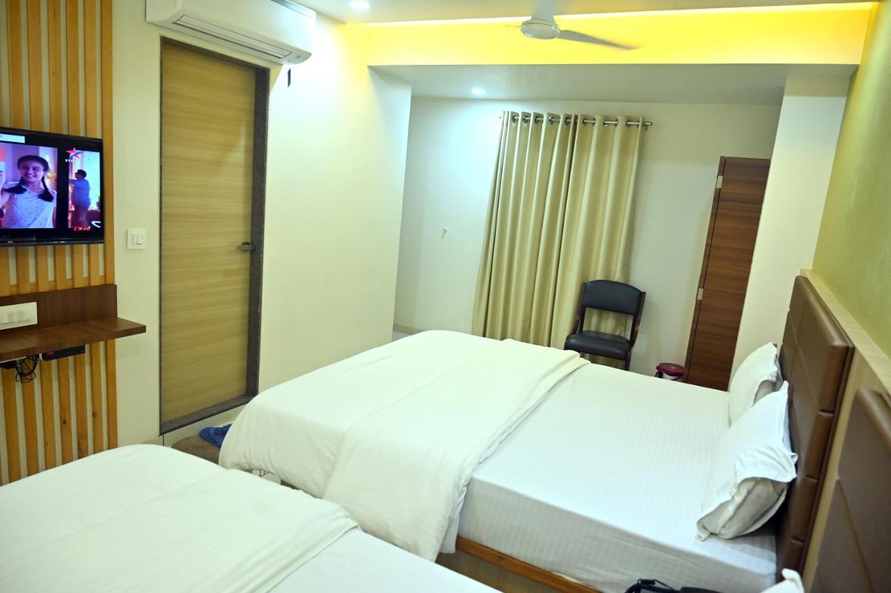 Hotel Aaram Umargām Exterior photo